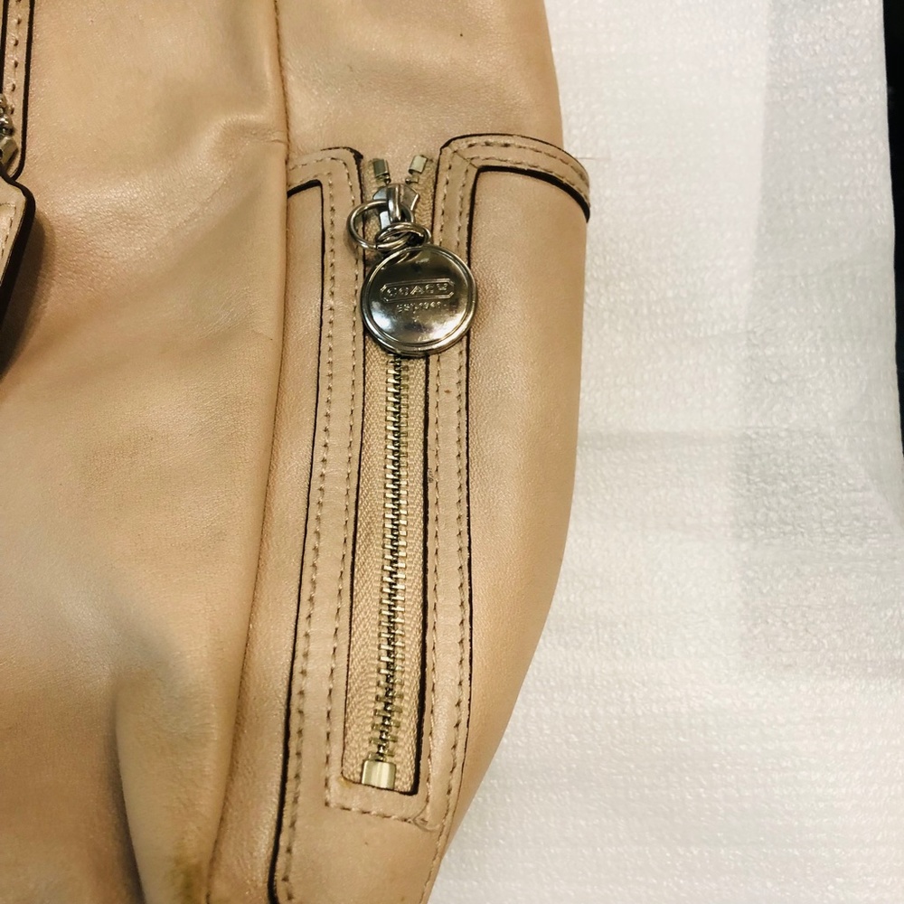 Authentic Coach Cream Leather bag - Picture 13 of 13